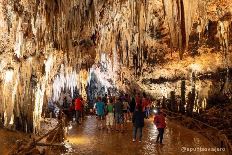 Visitar La Cueva De Valporquero
