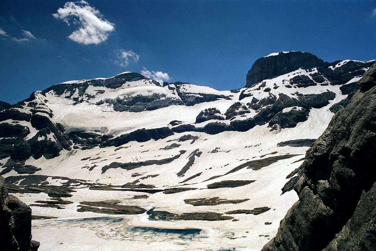 El Monte Perdido y el Cilindro de Marboré nevados