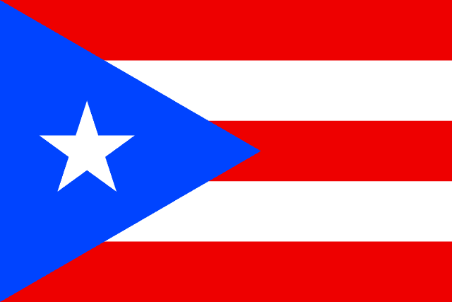 Bandera de Puerto Rico: franjas rojas y blancas con un triángulo azul con una estrella blanca