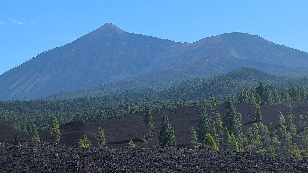 El Teide y el Pico Viejo, en Tenerife, el pico más alto de España